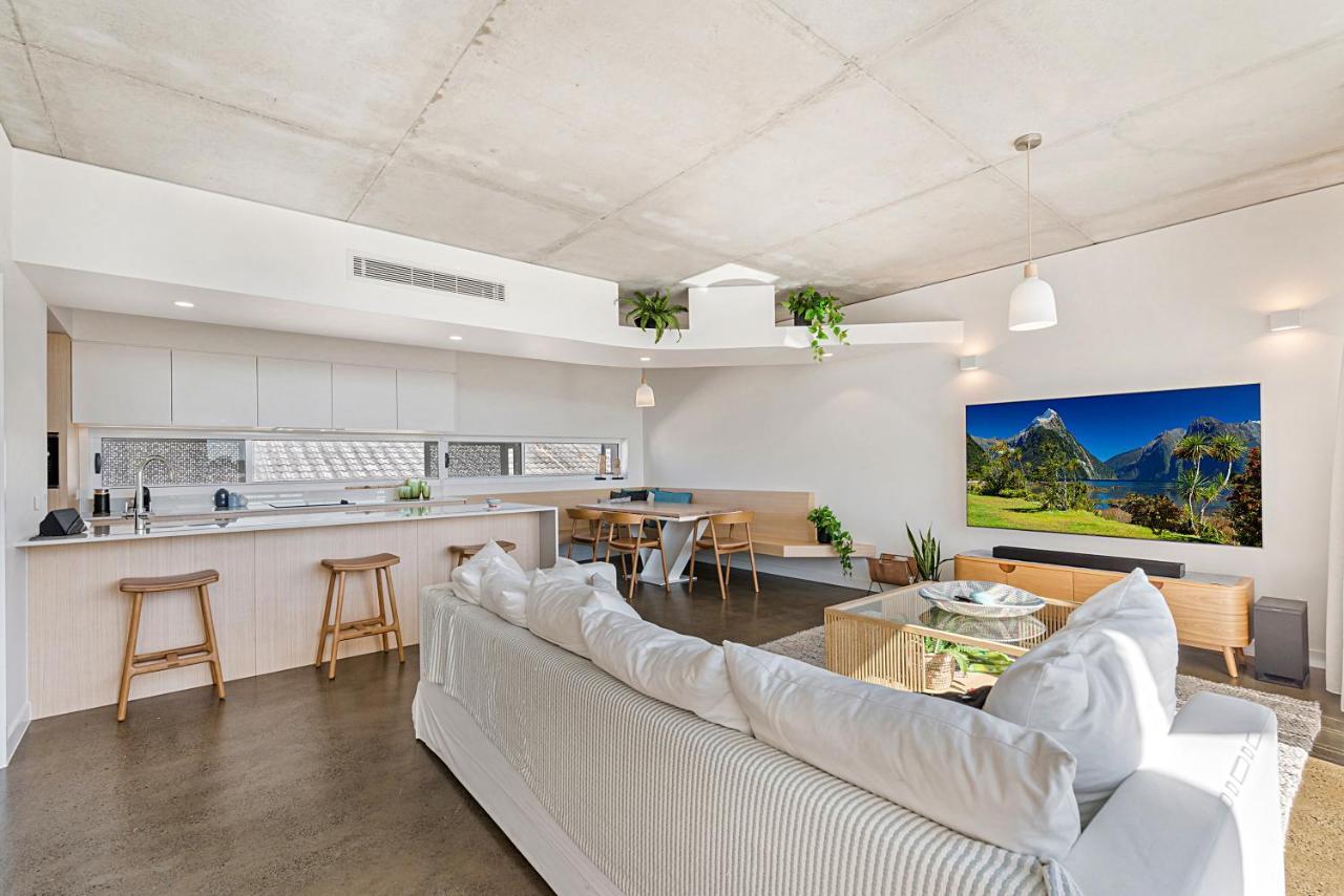 Luxury 5-Floor Unit With Ocean Views Near Beach Caloundra Zewnętrze zdjęcie