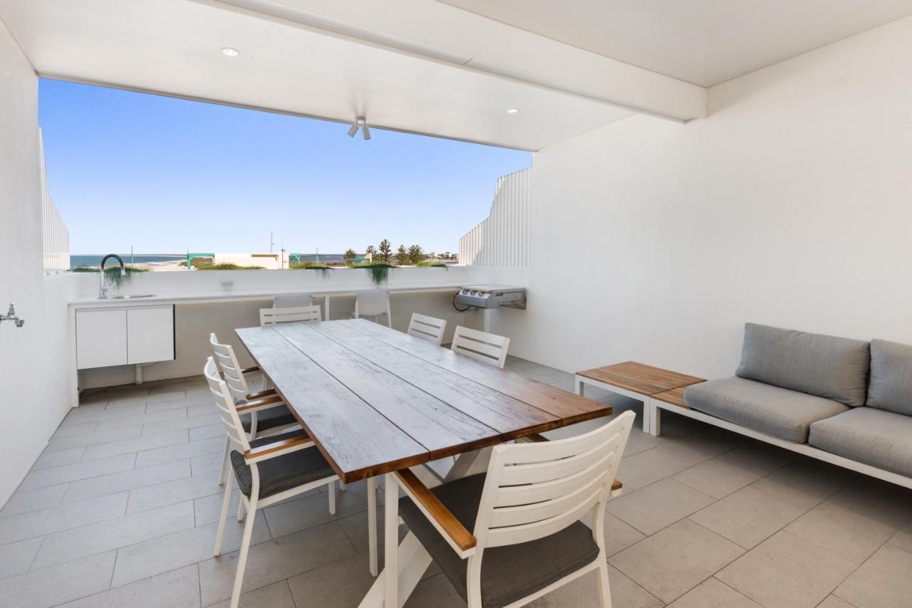 Luxury 5-Floor Unit With Ocean Views Near Beach Caloundra Zewnętrze zdjęcie